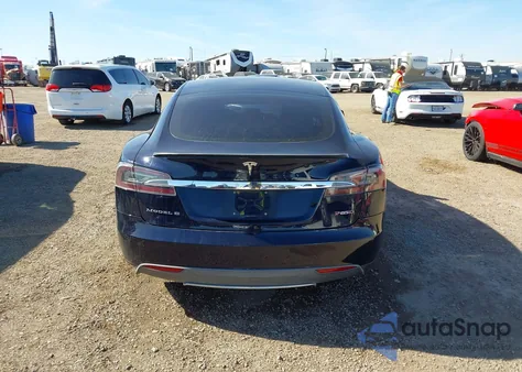 2015 Tesla Model S 70D/85D/P85D z USA, uszkodzony, nr VIN 5YJSA1H27FFP78307